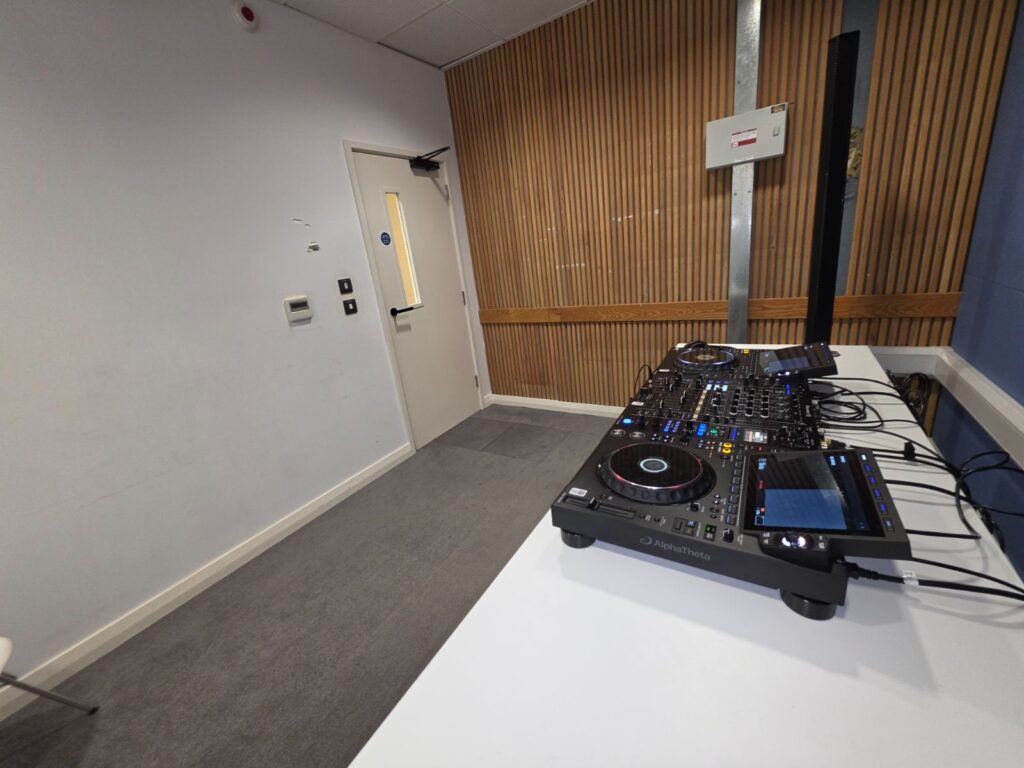 DJ Room 14
